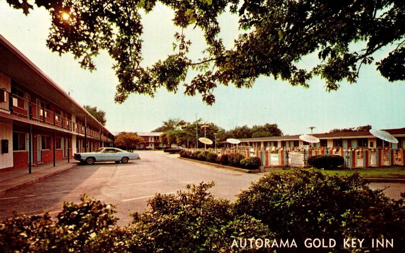 Autorama Motel (Autorama Gold Key Inn, Travel Inn) - Postcard (newer photo)